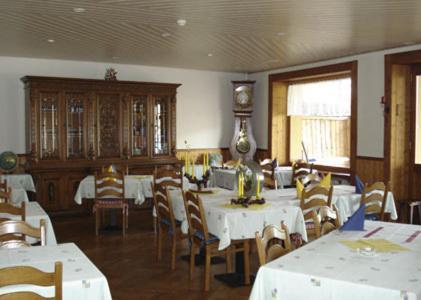 Les Tilleuls Hotell Gorgier Exteriör bild